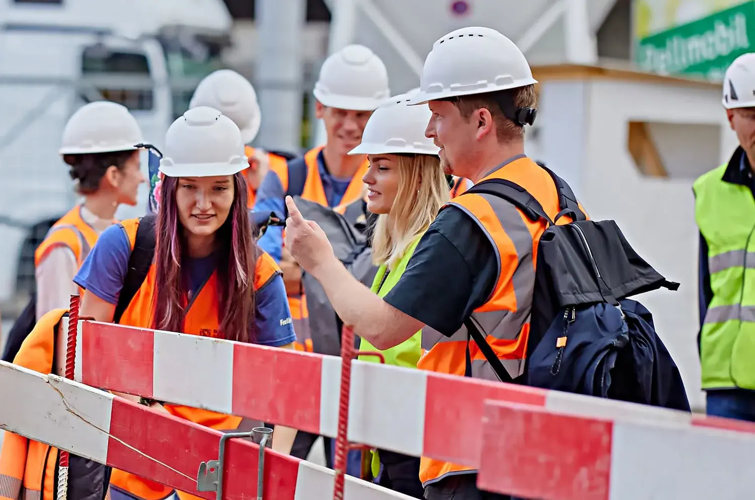 Das smino Team besucht eine Baustelle in der Schweiz